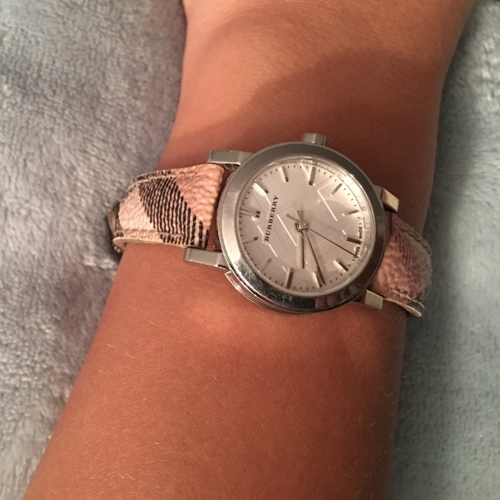 Burberry Watch - Picture 8 of 8